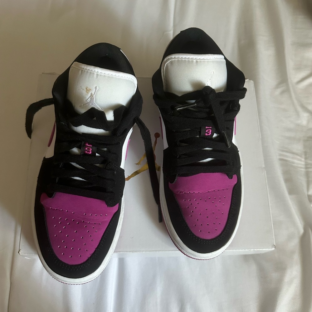 Women’s air jordan 1 lows - black, cactus flower white.